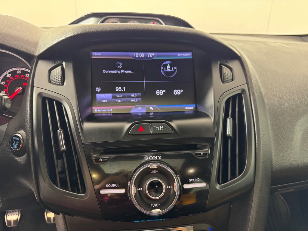 Used 2013 Ford Focus ST FWD image 17
