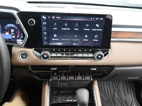 Used 2023 GMC Canyon Denali image 12