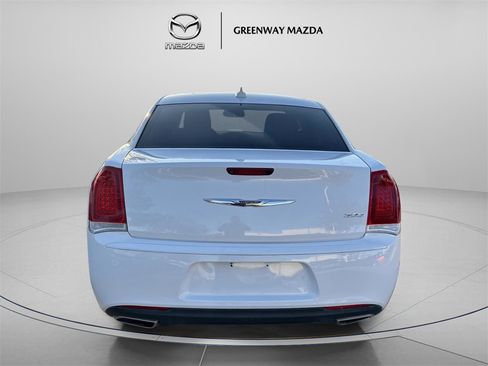 Used 2019 Chrysler 300 Touring w/ Sport Appearance Package image 6