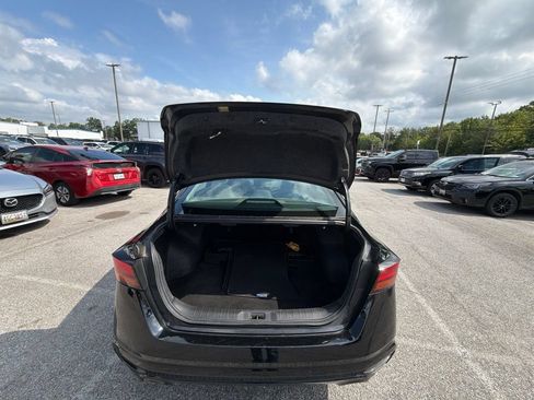 Used 2024 Nissan Altima 2.5 SV w/ SV Premium Package AWD/4WD image 5
