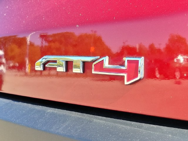 Used 2023 GMC Acadia AT4 w/ Technology Package AWD/4WD image 8