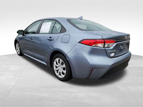 Used 2023 Toyota Corolla LE image 6