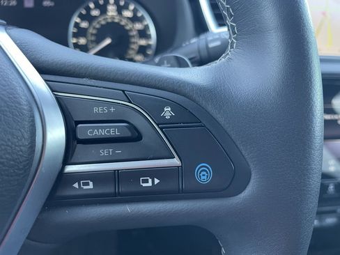 Used 2023 INFINITI QX55 Essential image 9