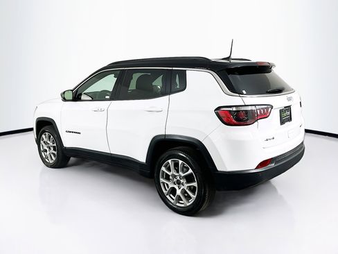 Used 2025 Jeep Compass Limited AWD/4WD image 5