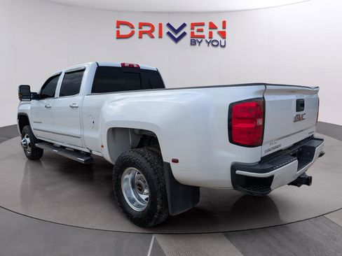 Used 2018 GMC Sierra 3500 Denali w/ Duramax Plus Package image 3