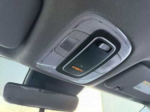 Used 2021 Hyundai Elantra SEL image 32