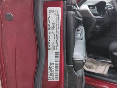 Used 2024 Jeep Grand Cherokee L Laredo RWD image 27