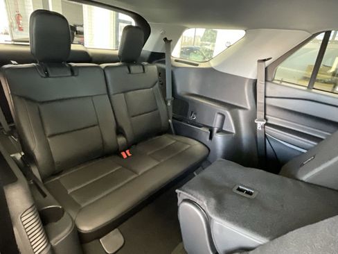 Used 2023 Ford Explorer XLT w/ Equipment Group 202A image 22