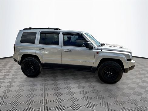 Used 2017 Jeep Patriot Latitude image 5