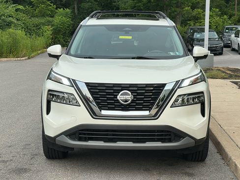 Used 2021 Nissan Rogue SV w/ Premium Package AWD/4WD image 3