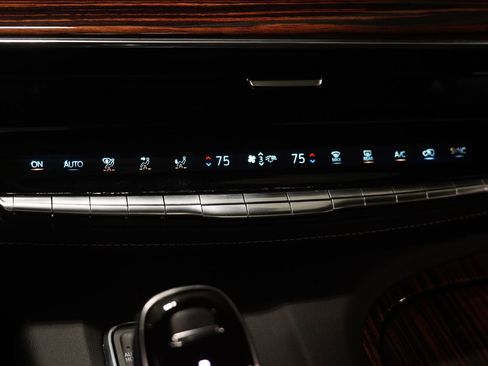 Used 2021 Cadillac Escalade ESV Premium Luxury w/ Driver Assist Tech Package image 26