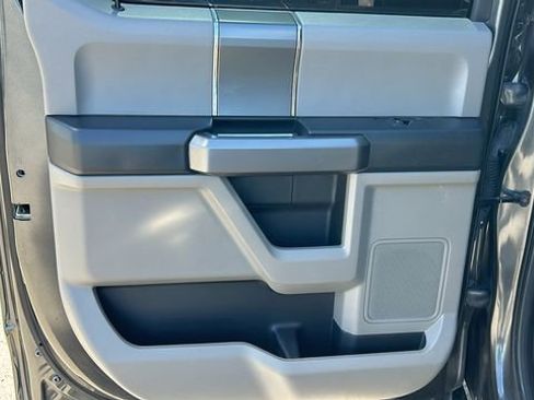 Used 2019 Ford F150 XLT w/ Equipment Group 302A Luxury image 14