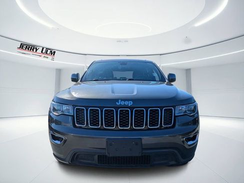 Used 2019 Jeep Grand Cherokee Laredo w/ Laredo X Package image 7