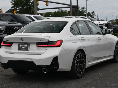 Used 2026 BMW 330i xDrive Sedan w/ M Sport Package AWD/4WD image 12