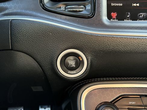 Used 2016 Dodge Challenger R/T Plus RWD image 17
