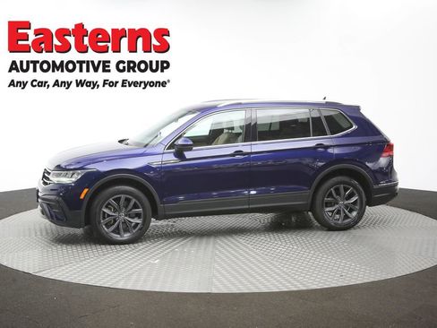 Used 2022 Volkswagen Tiguan SE w/ Panoramic Sunroof Package AWD/4WD image 59