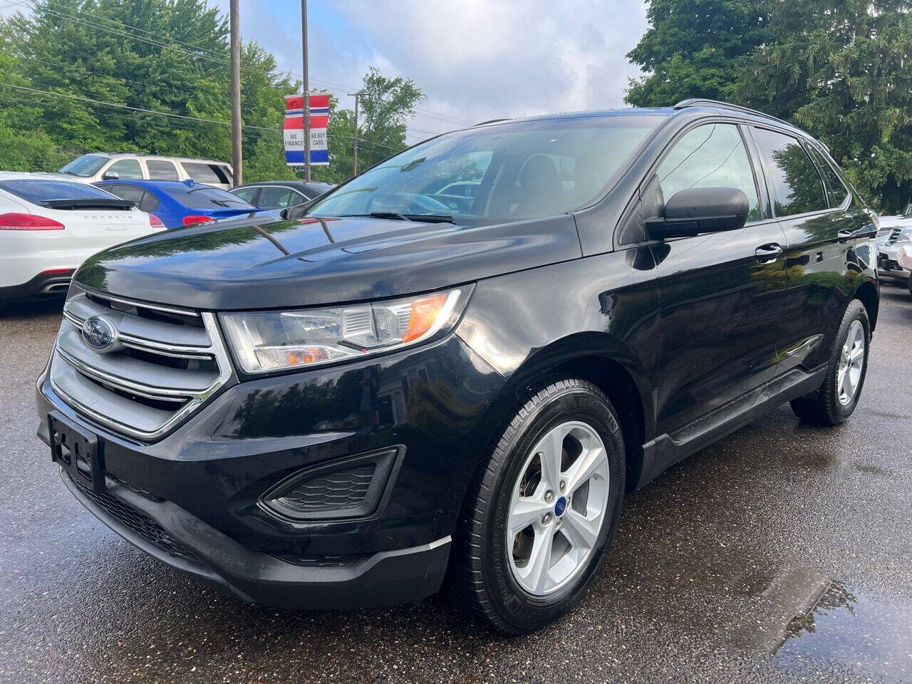 Used 2016 Ford Edge SE w/ Cargo Accessory Package AWD/4WD image 2