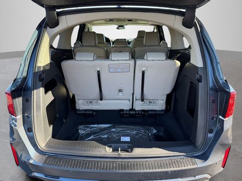New 2026 Honda Odyssey Touring image 8