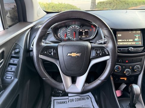 Used 2017 Chevrolet Trax LT w/ LT Convenience Package image 21