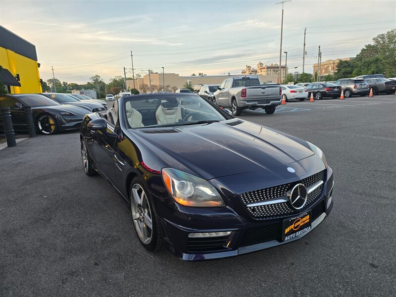 Used 2014 Mercedes-Benz SLK 55 AMG image 4