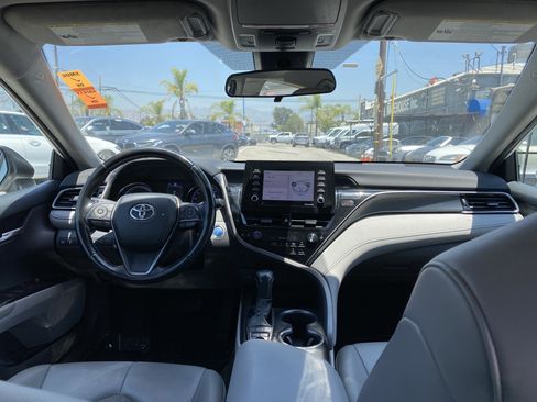 Used 2021 Toyota Camry SE FWD image 23