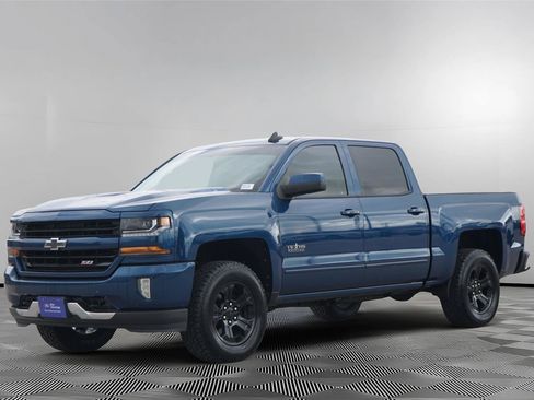 Used 2017 Chevrolet Silverado 1500 LT w/ Texas Edition AWD/4WD image 8