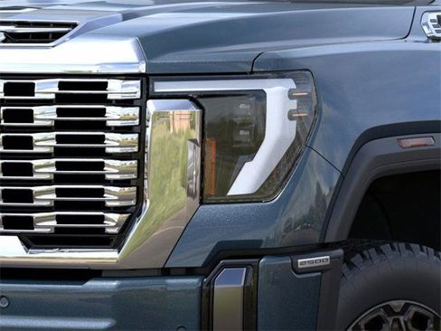 New 2026 GMC Sierra 2500 Denali w/ Denali Reserve Package image 10