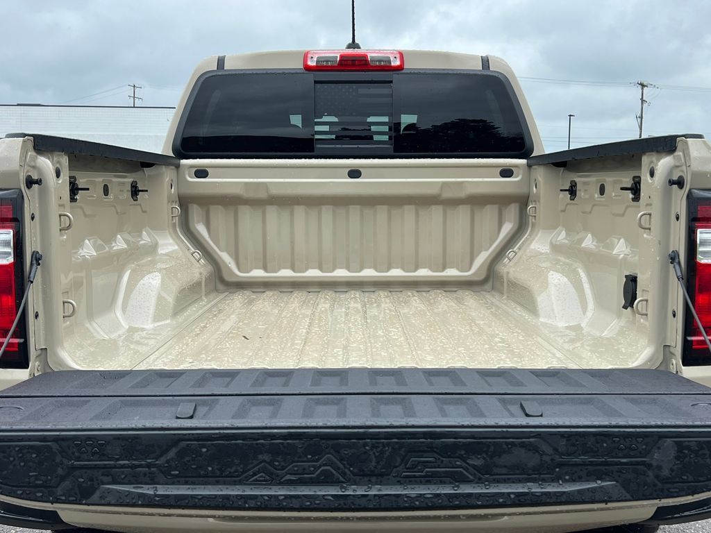 Used 2023 GMC Canyon AT4 AWD/4WD image 8