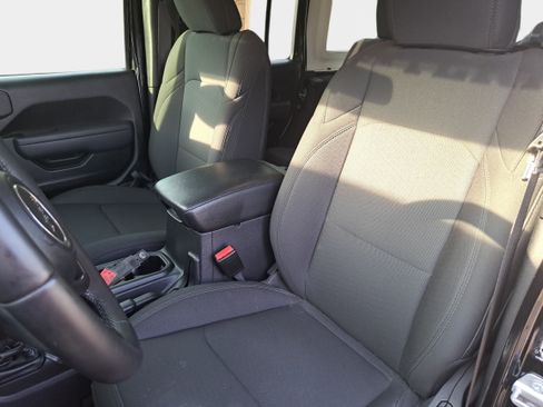 Used 2022 Jeep Wrangler Unlimited Sport AWD/4WD image 14