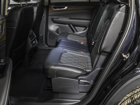 Used 2024 Volkswagen Atlas SEL Premium R-Line image 38