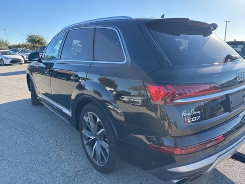 Used 2022 Audi SQ7 Prestige w/ Prestige Package image 7