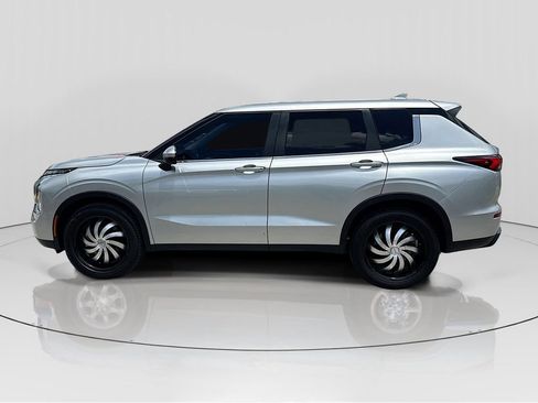 Used 2024 Mitsubishi Outlander ES FWD image 4