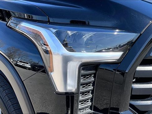 Used 2025 Toyota Tundra SR5 AWD/4WD image 39