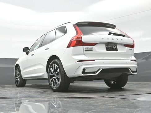 Used 2024 Volvo XC60 B5 Core w/ Protection Package Premier AWD/4WD image 23
