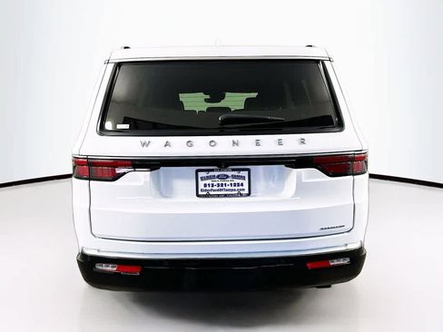 Used 2023 Jeep Wagoneer Series III w/ Preferred Equipment Group image 5