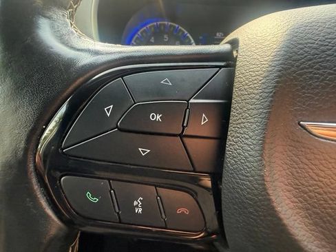 Used 2019 Chrysler Pacifica Touring-L w/ S Appearance Package FWD image 21