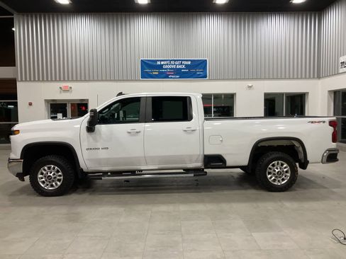 Used 2024 Chevrolet Silverado 2500 LT image 8