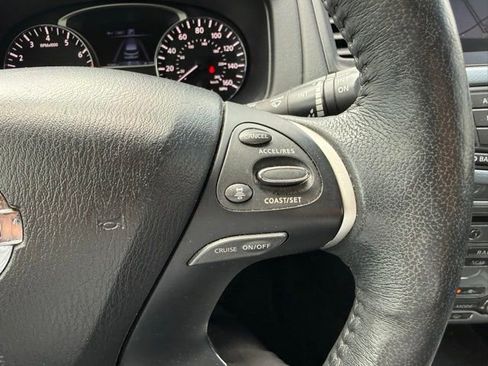 Used 2019 Nissan Pathfinder SL AWD/4WD image 24