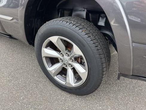 Used 2020 RAM 1500 Limited AWD/4WD image 9