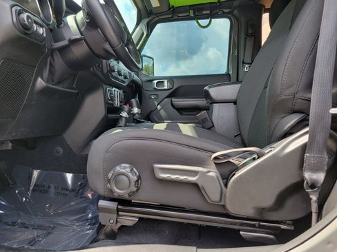 Used 2019 Jeep Wrangler Sport image 11