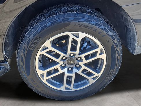 Certified 2025 Ford Expedition Active image 4