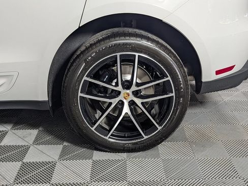New 2026 Porsche Macan AWD/4WD image 12