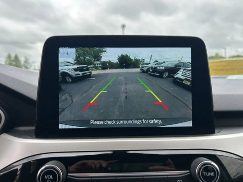 Used 2022 Ford Escape SE image 18