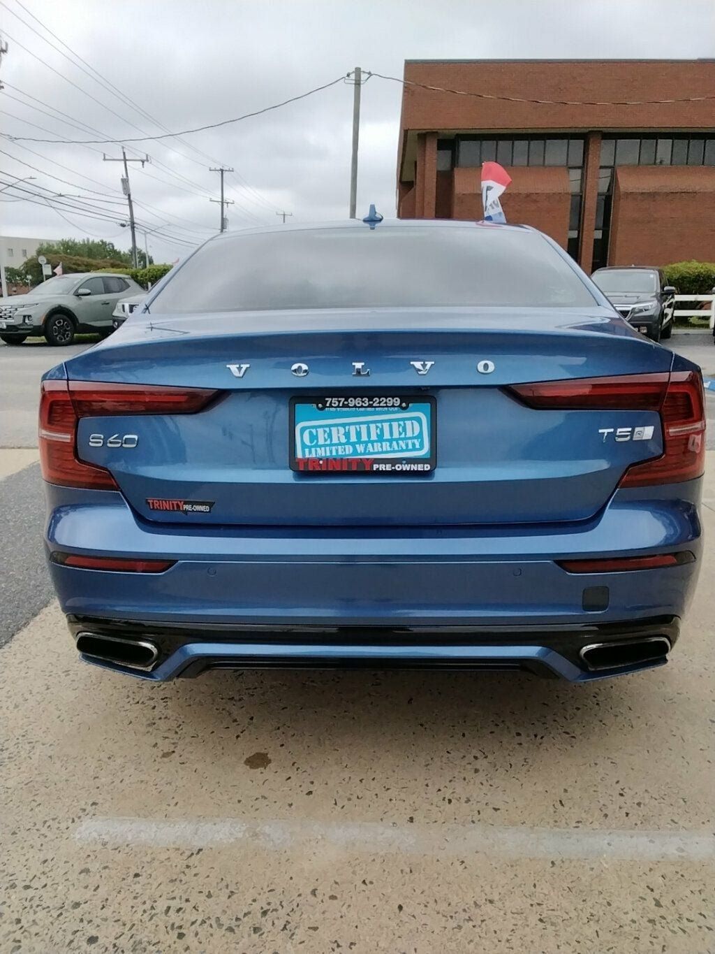 Used 2020 Volvo S60 T5 R-Design FWD image 3