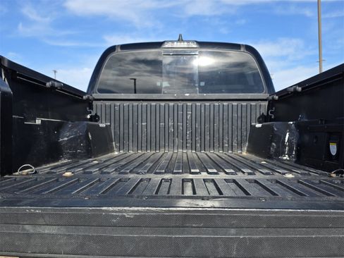 Used 2021 Toyota Tacoma TRD Off-Road image 23