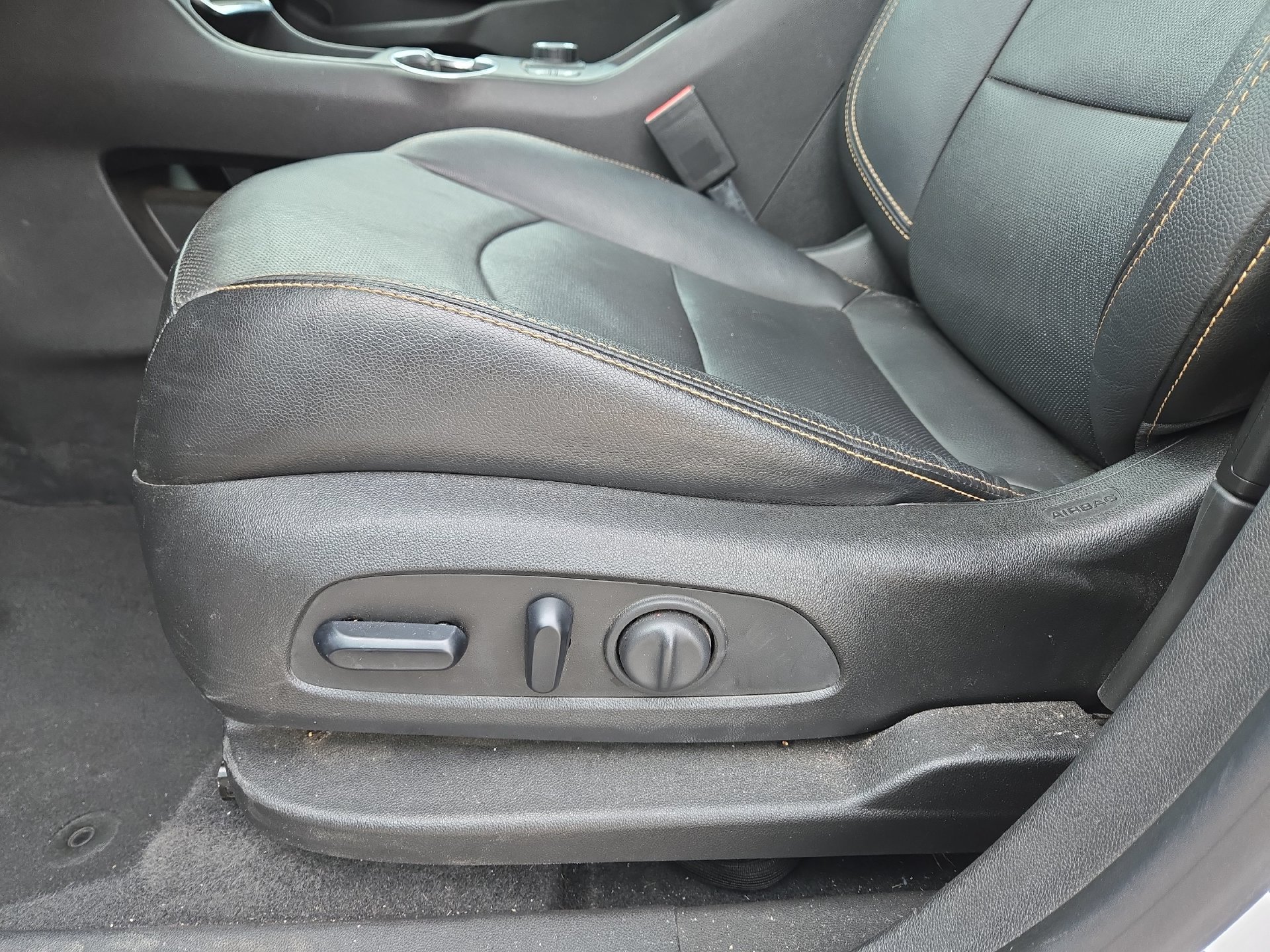 Used 2021 GMC Terrain SLT w/ Elevation Edition FWD image 17