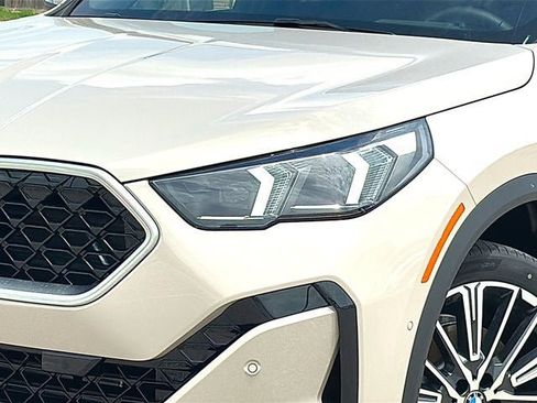 New 2026 BMW X2 xDrive28i w/ Technology Package AWD/4WD image 33