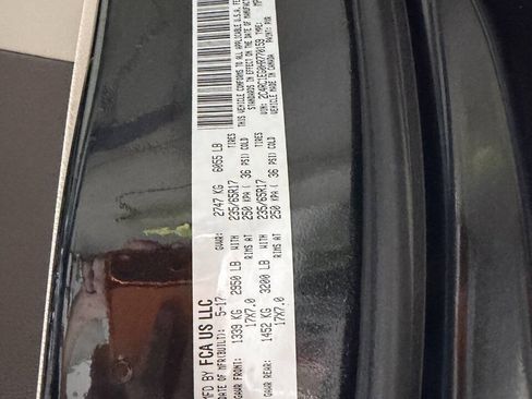 Used 2017 Chrysler Pacifica Touring-L Plus w/ Advanced Safetytec Group FWD image 30