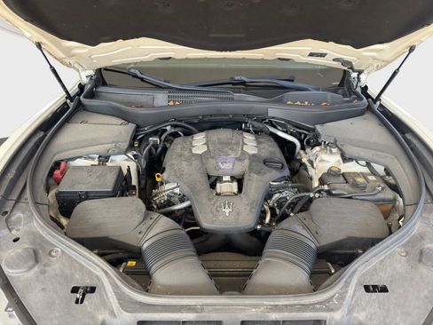 Used 2020 Maserati Levante S image 21