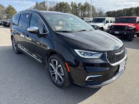 New 2026 Chrysler Pacifica Pinnacle image 7